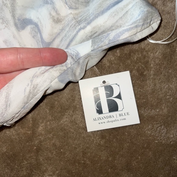 Marble Patterned Top - Picture 3 of 3